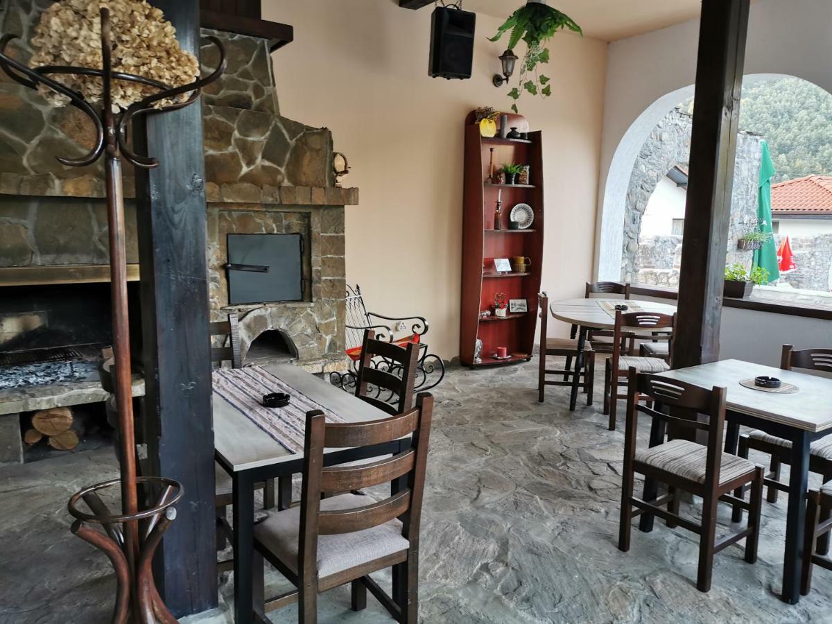 特罗扬 Комплекс Антик酒店 外观 照片